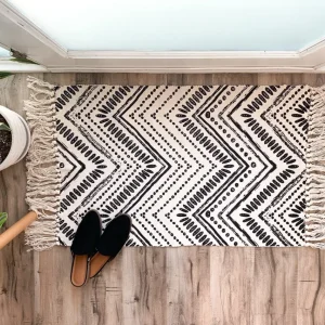 Boho Style Waves Accent Rug with Fringe